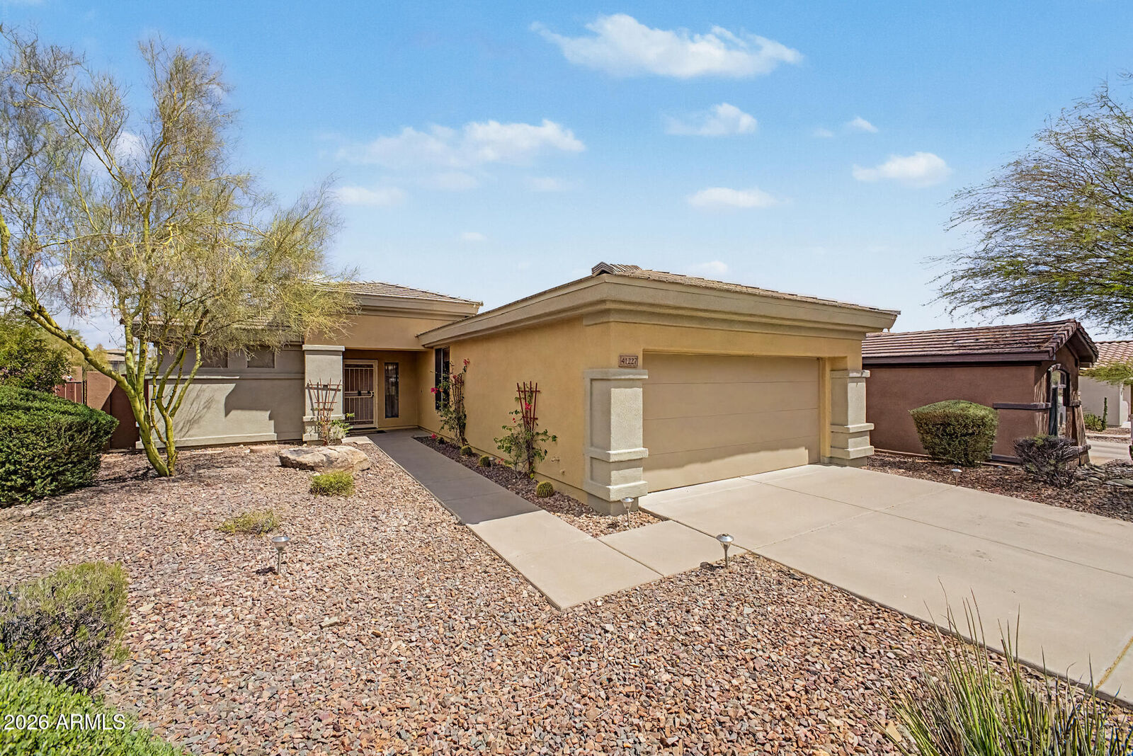 Property Photo: 41227 N Rolling Green Way AZ 85086