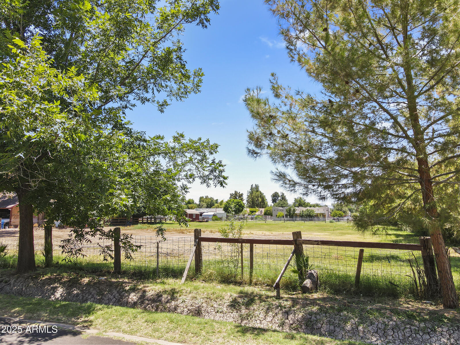 Property Photo: 10421 W Flower Street 54 AZ 85392
