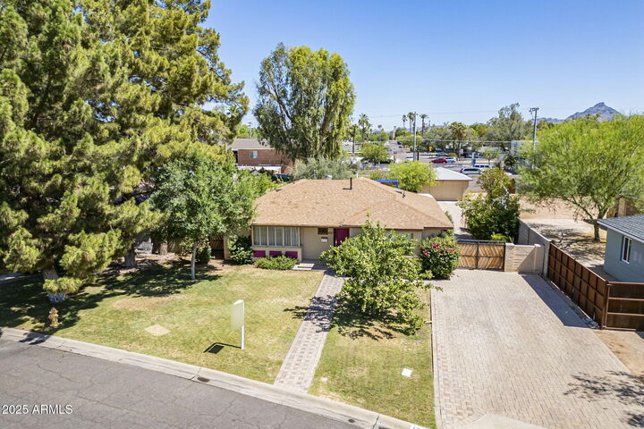 Property Photo: 1274 E Edgemont Avenue AZ 85006