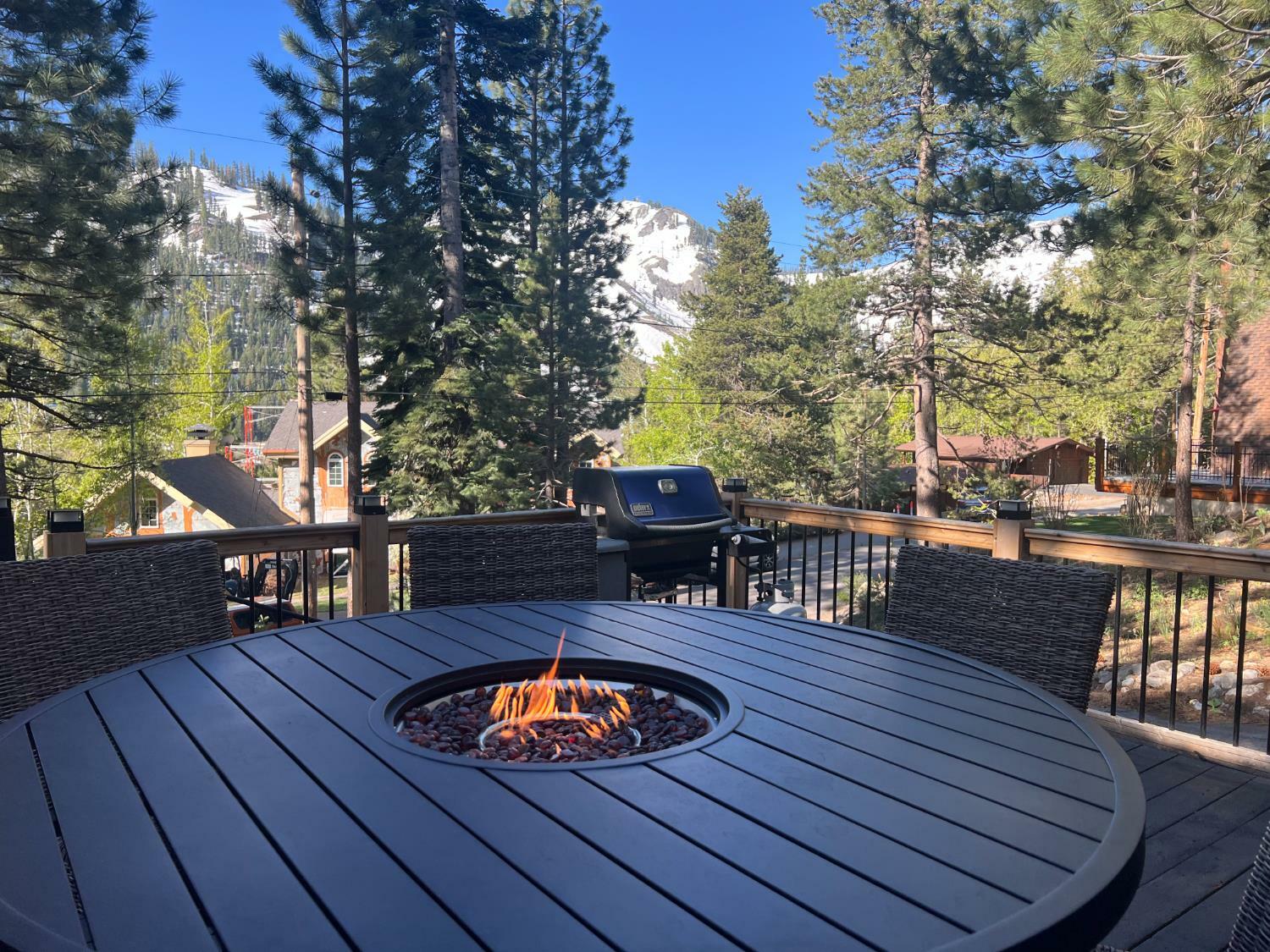 Property Photo: 1560 Lanny Lane CA 96146