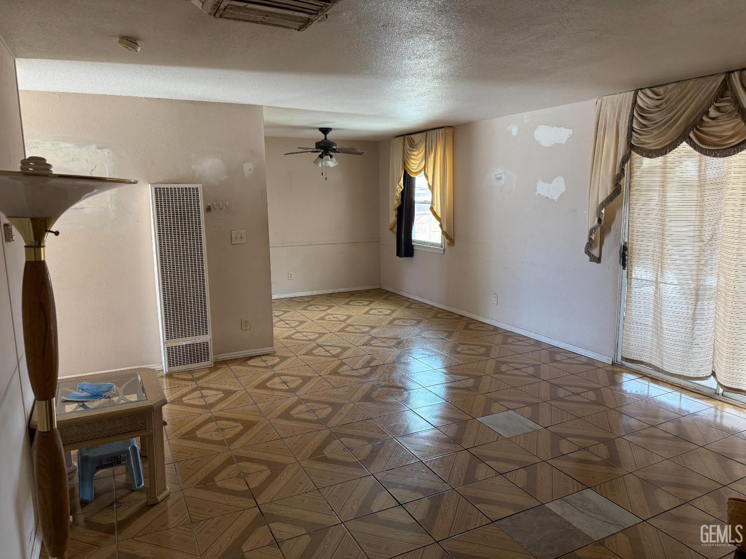 Property Photo: 438 E Avenue R5 CA 93551