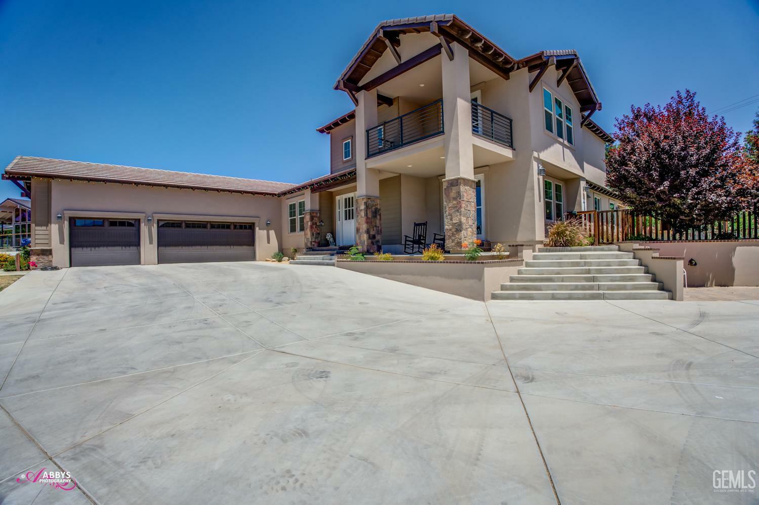 Property Photo: 6418 Nassau Court CA 93306