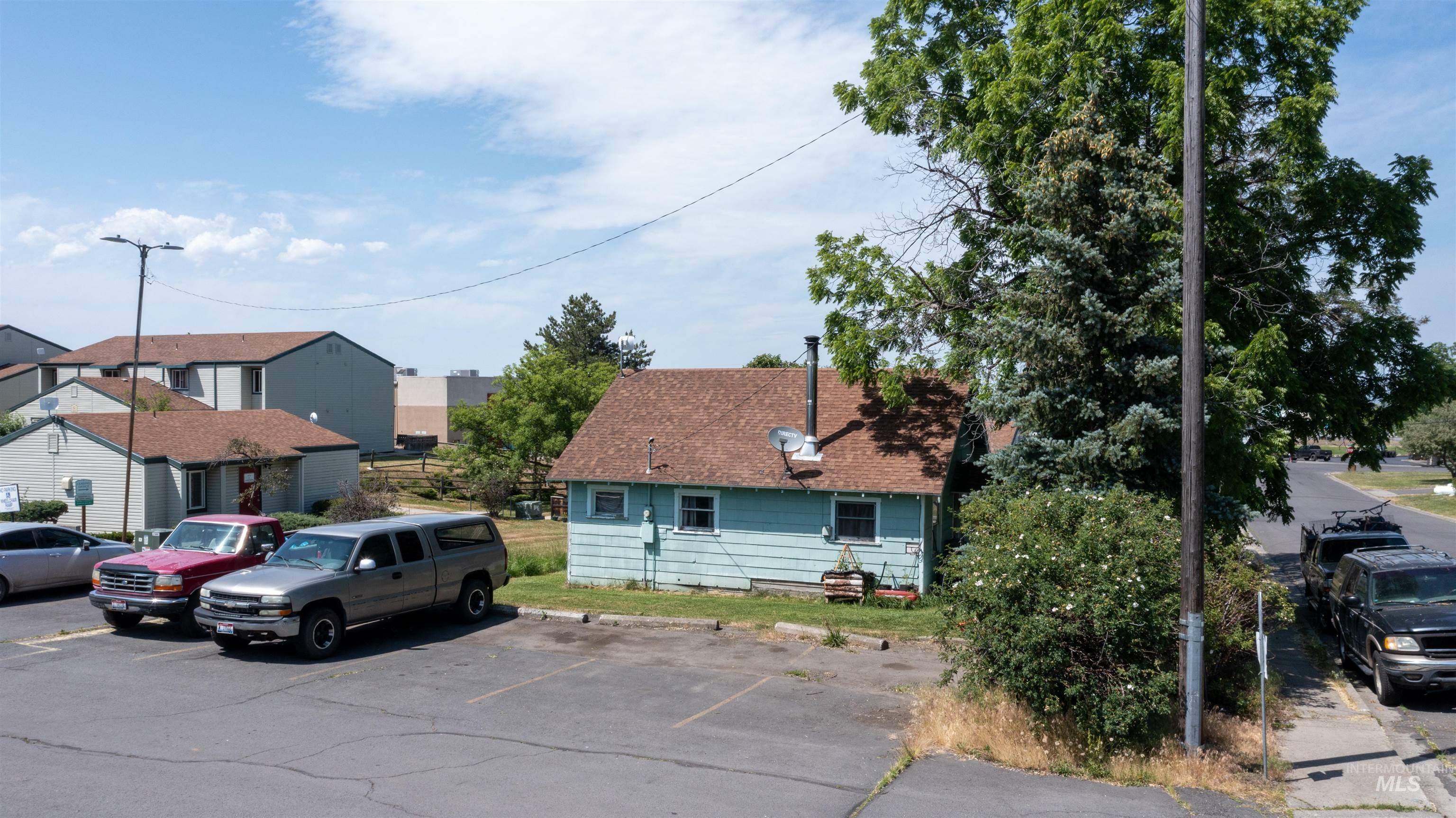 Property Photo: 390 S E Street ID 83530