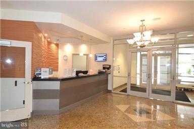 Property Photo: 880 Pollard Street N 504 VA 22203