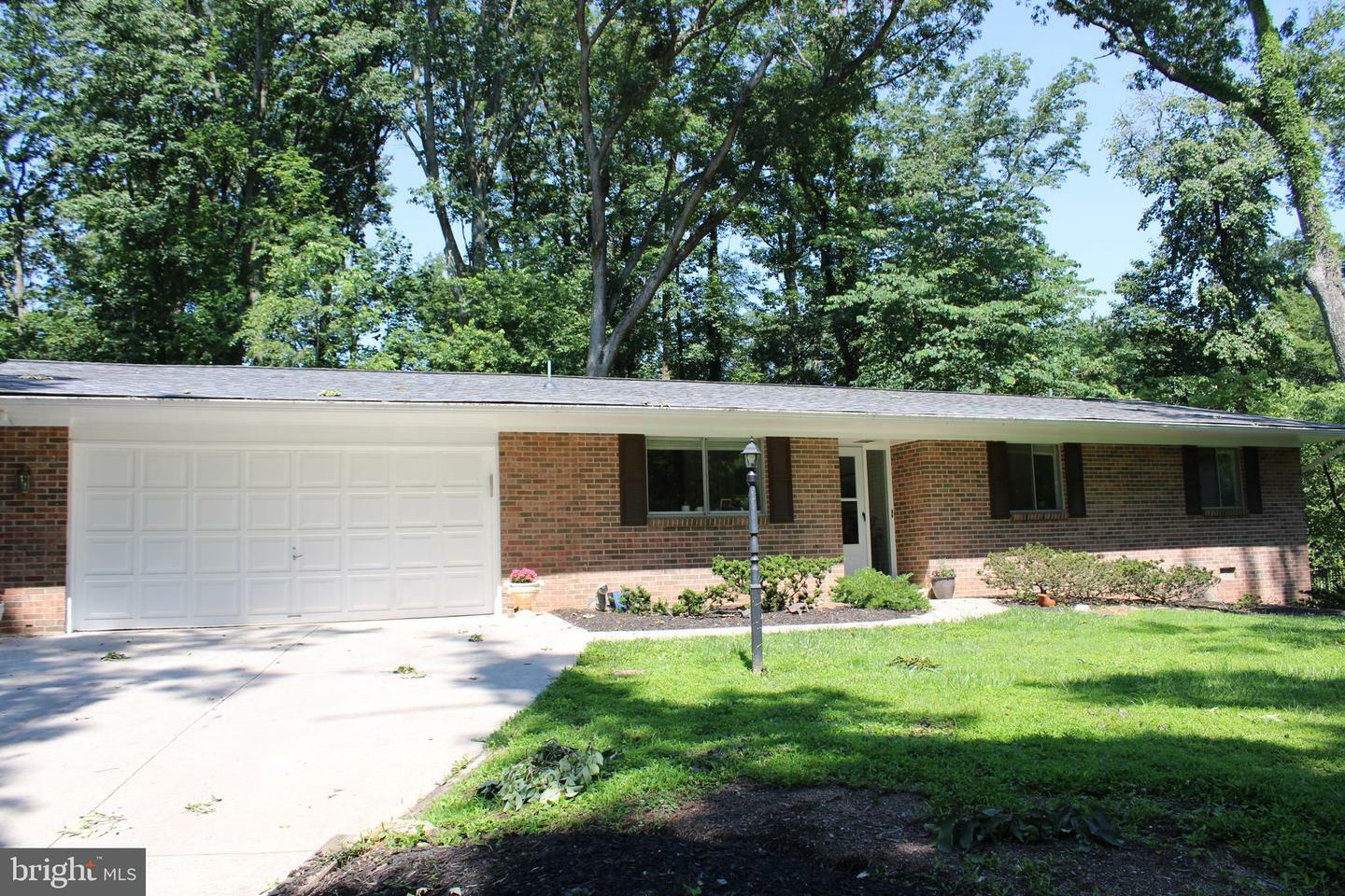 2518 Fowlers Lane  Reston VA 20191 photo