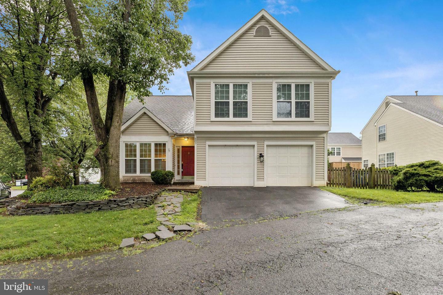 Property Photo: 507 Foxridge Drive SW VA 20175