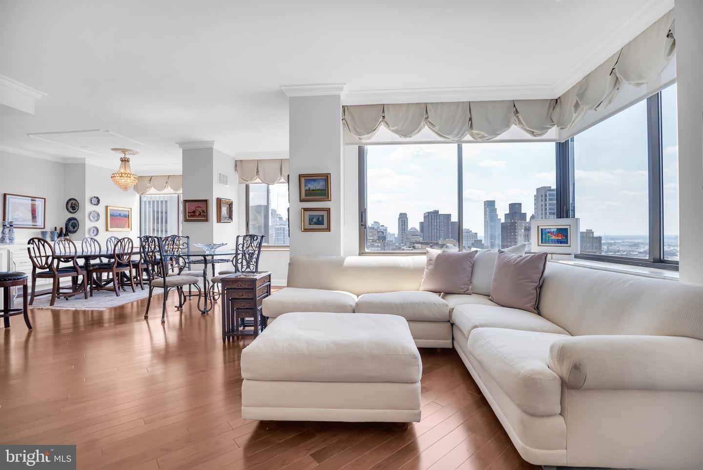 Property Photo:  202 W Rittenhouse Square 10 2506  PA 19103 