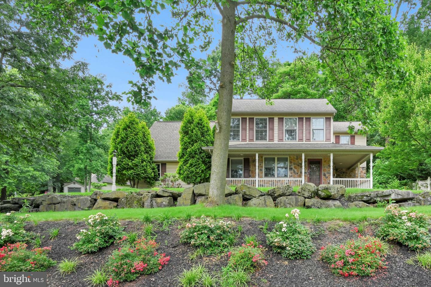 88 Ridge Avenue  Ephrata PA 17522 photo