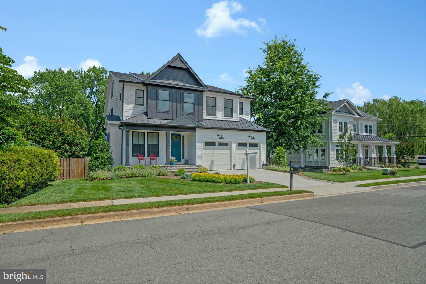 Property Photo: 302 Jade Court NW VA 22180