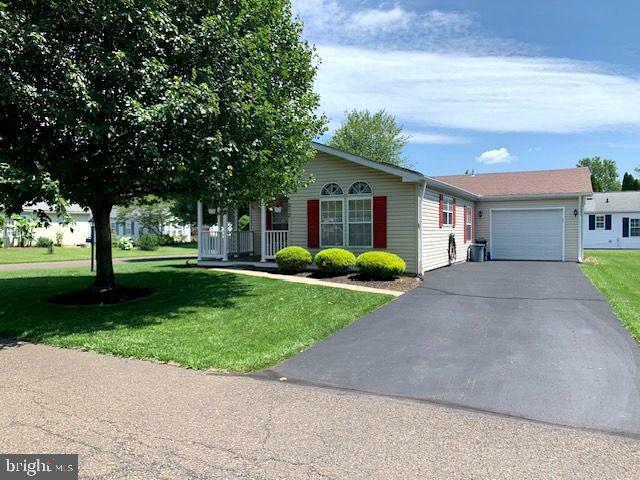 Property Photo: 212 Dove Court PA 18938