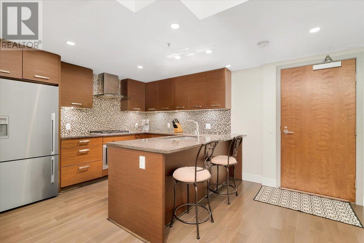 Property Photo: 210 West 13th Street 103 BC V7M 1N7