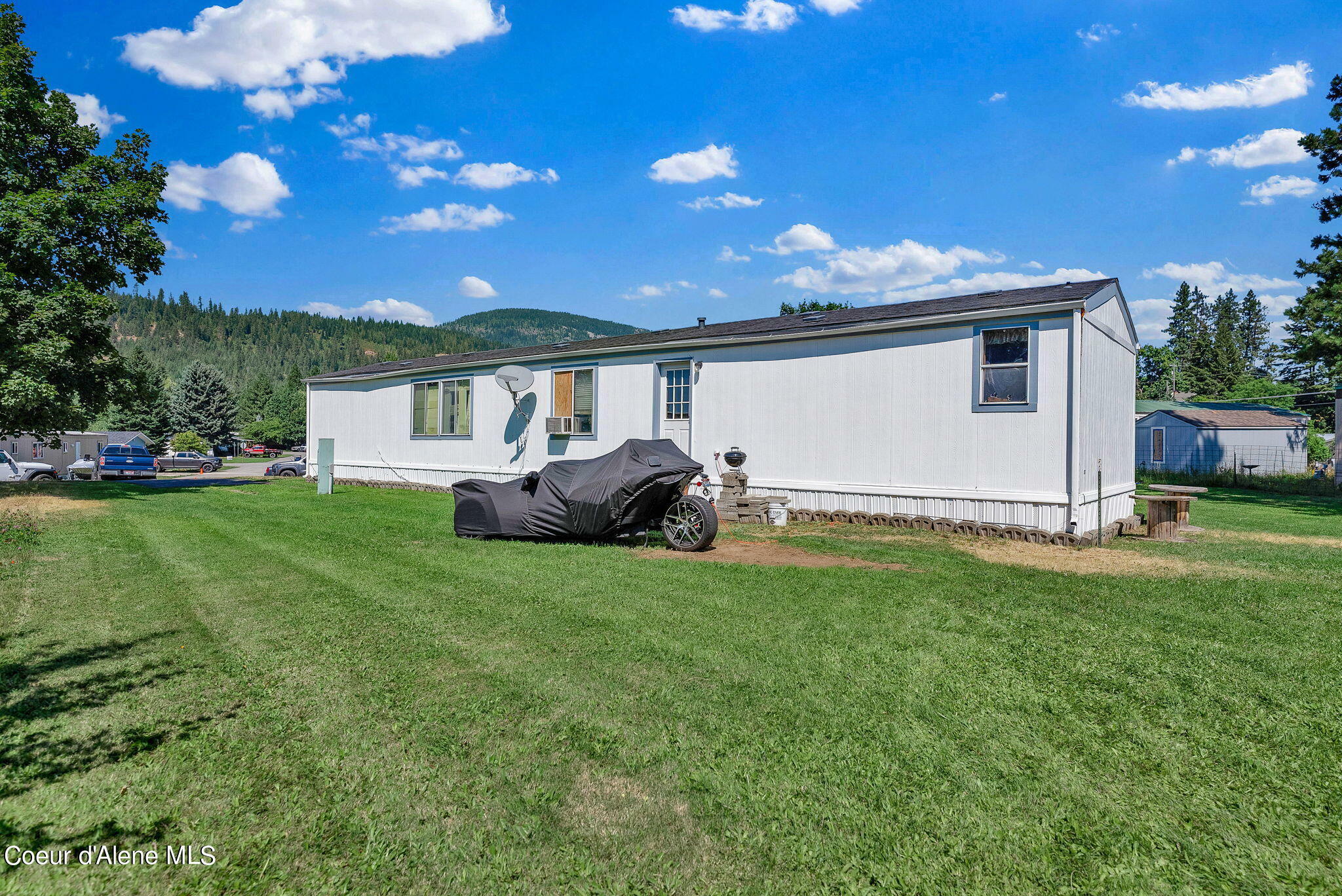 Property Photo: 8270 W Meadowbrook Cir ID 83858