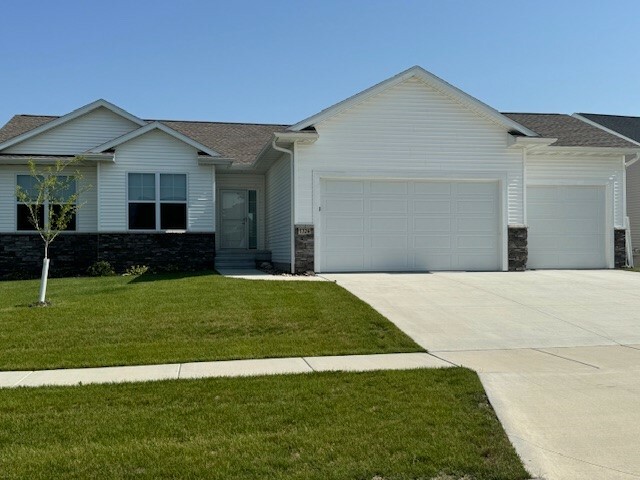 1326 Echo Ridge Lane  Marion IA 52302 photo