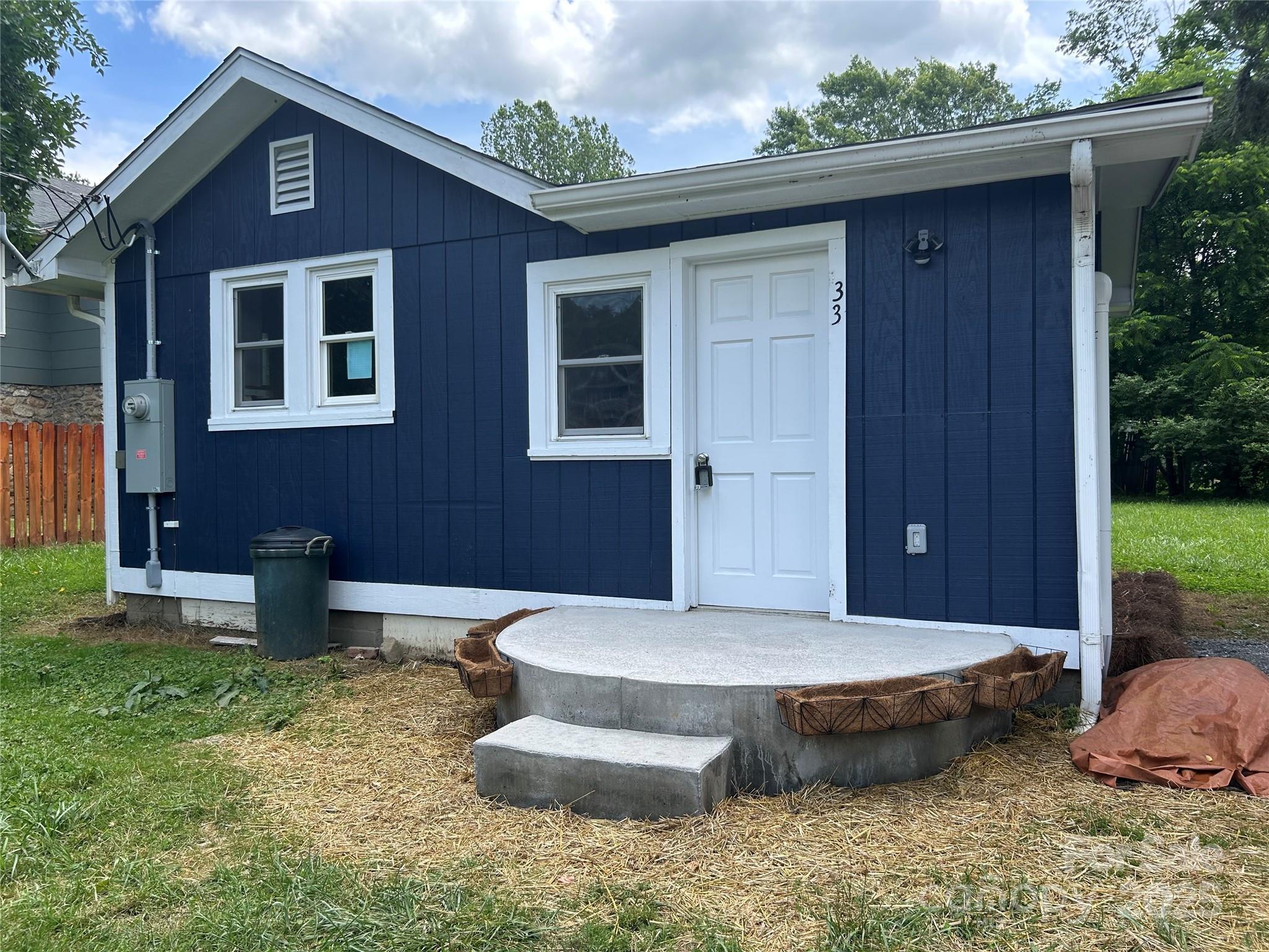 Property Photo: 33 Graybark Court NC 28786