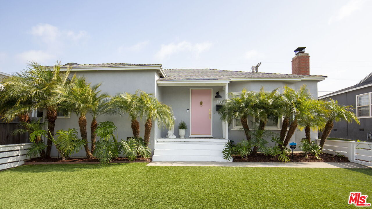 Property Photo: 6616 W 87th St CA 90045