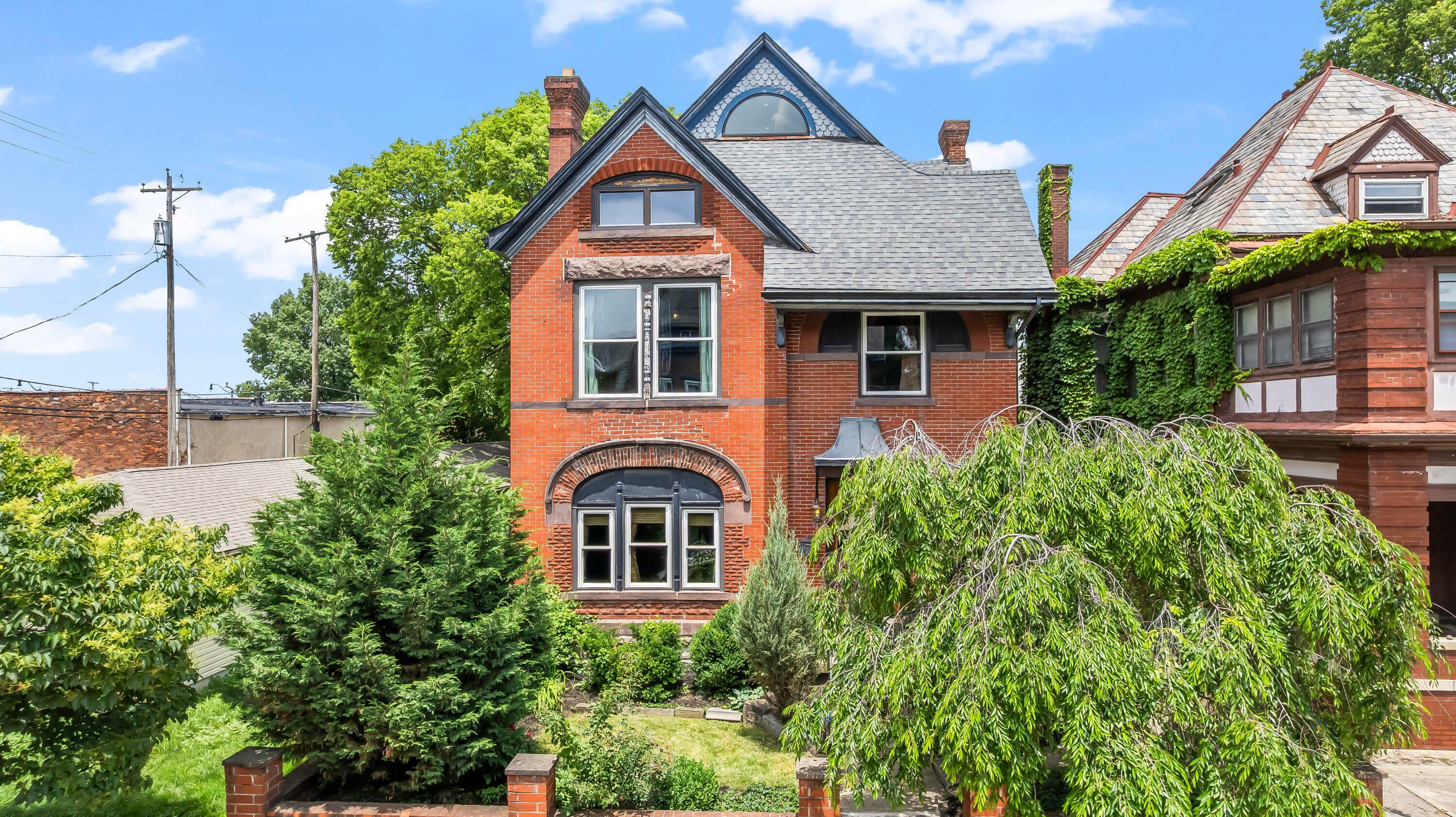 Property Photo: 726 Franklin Avenue OH 43205