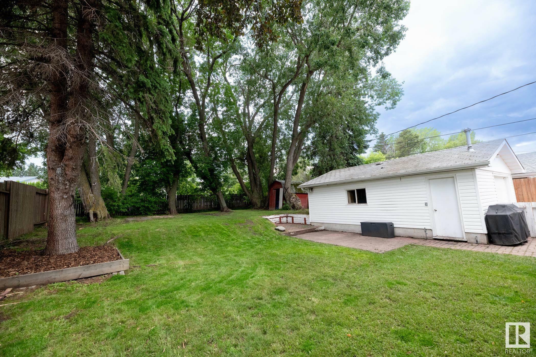 Property Photo: 31 Pine Street AB T8A 1G4