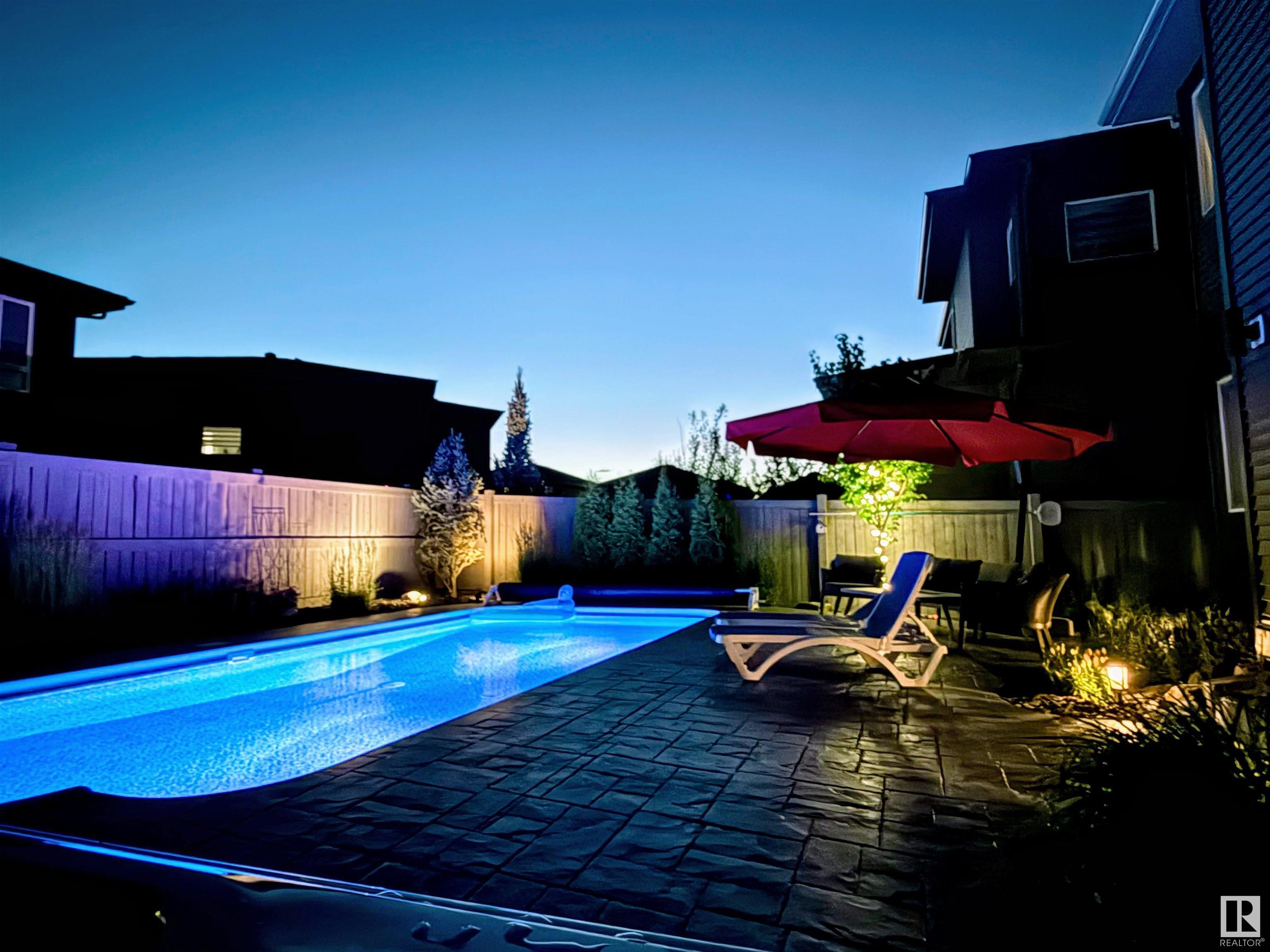 Photo de la propriété: 6616 Knox Place SW AB T6W 4A1
