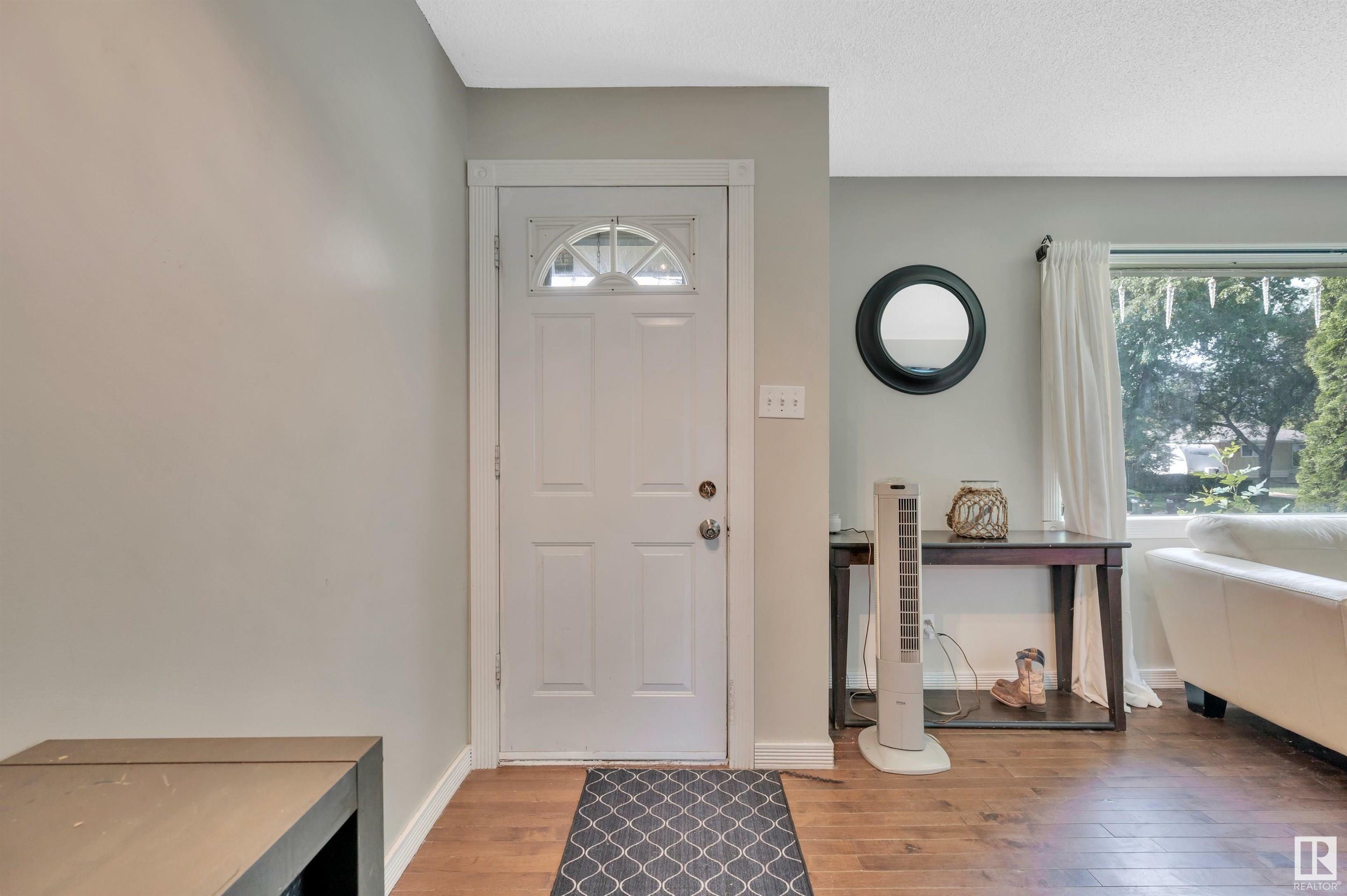 Property Photo: 16 Lark Street AB T8A 0J3