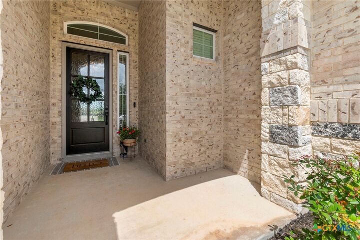 Property Photo: 916 Salzach Drive TX 78130