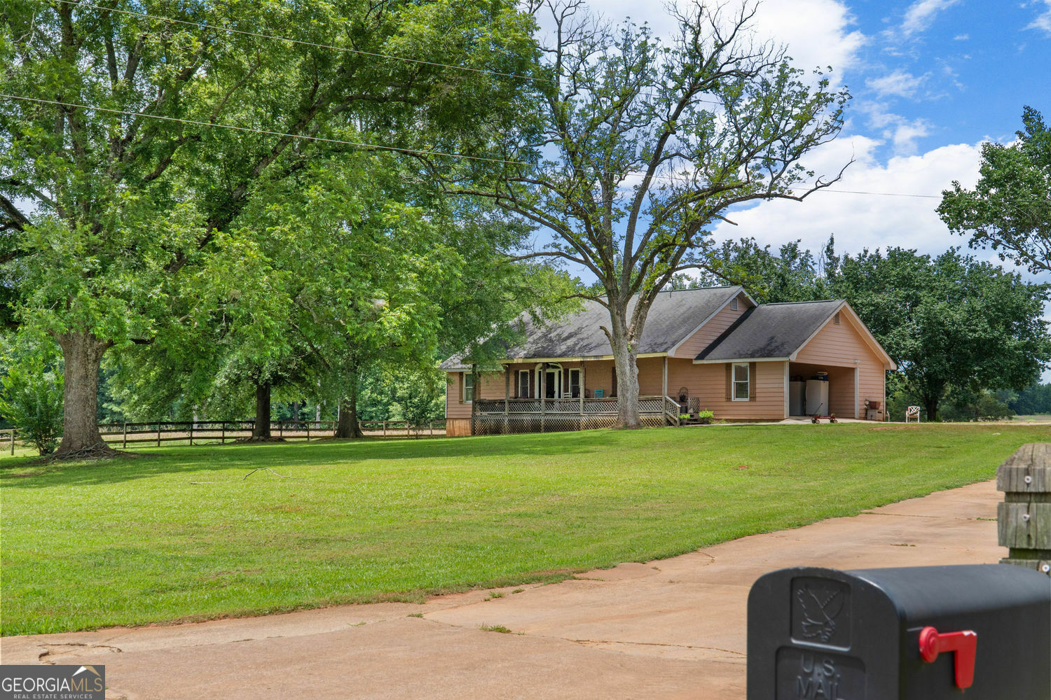 Property Photo: 1013 Amber Stapp Studdard Road GA 30025