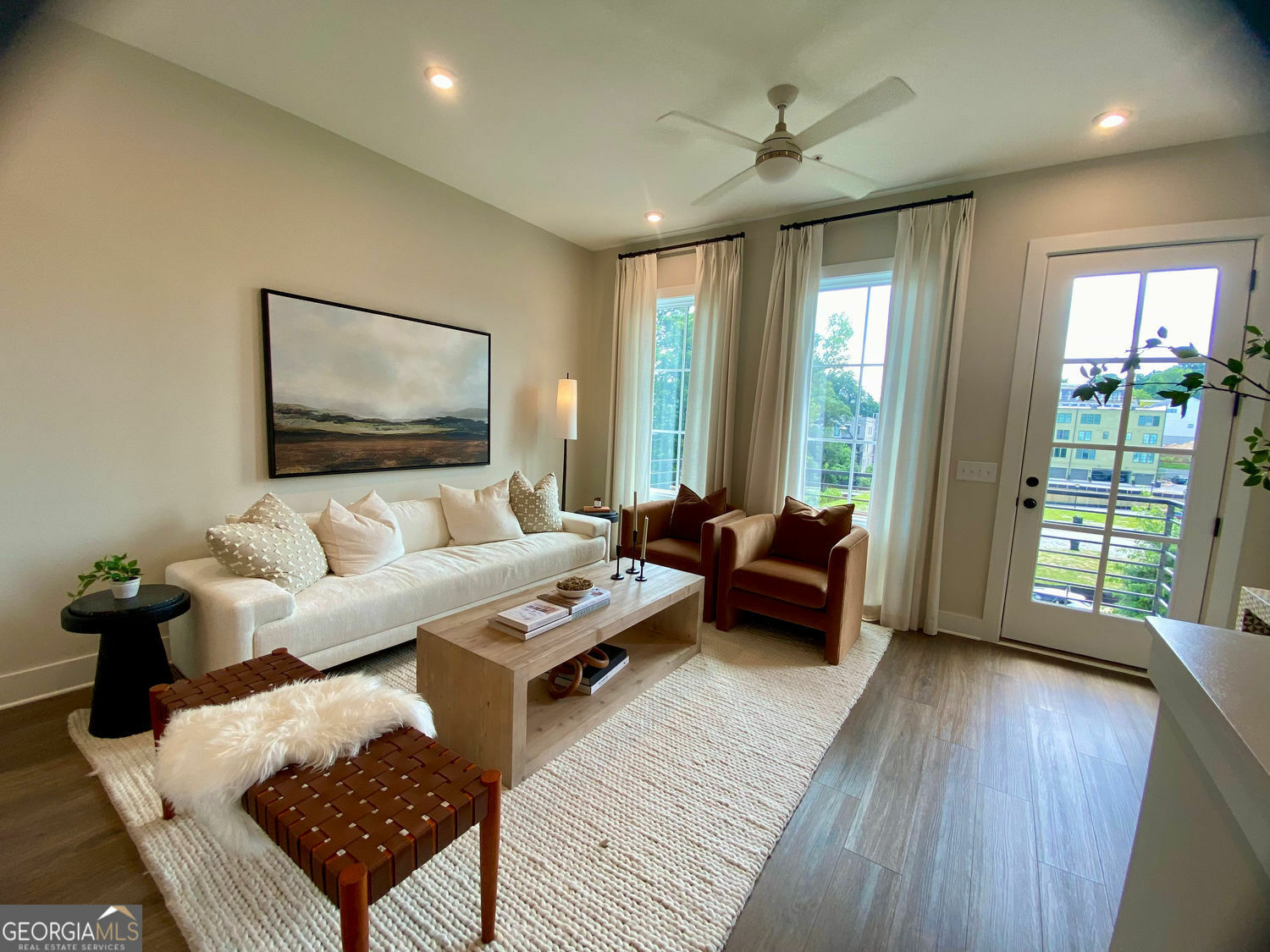 Property Photo: 1295 Longreen Terrace NW 9 GA 30318