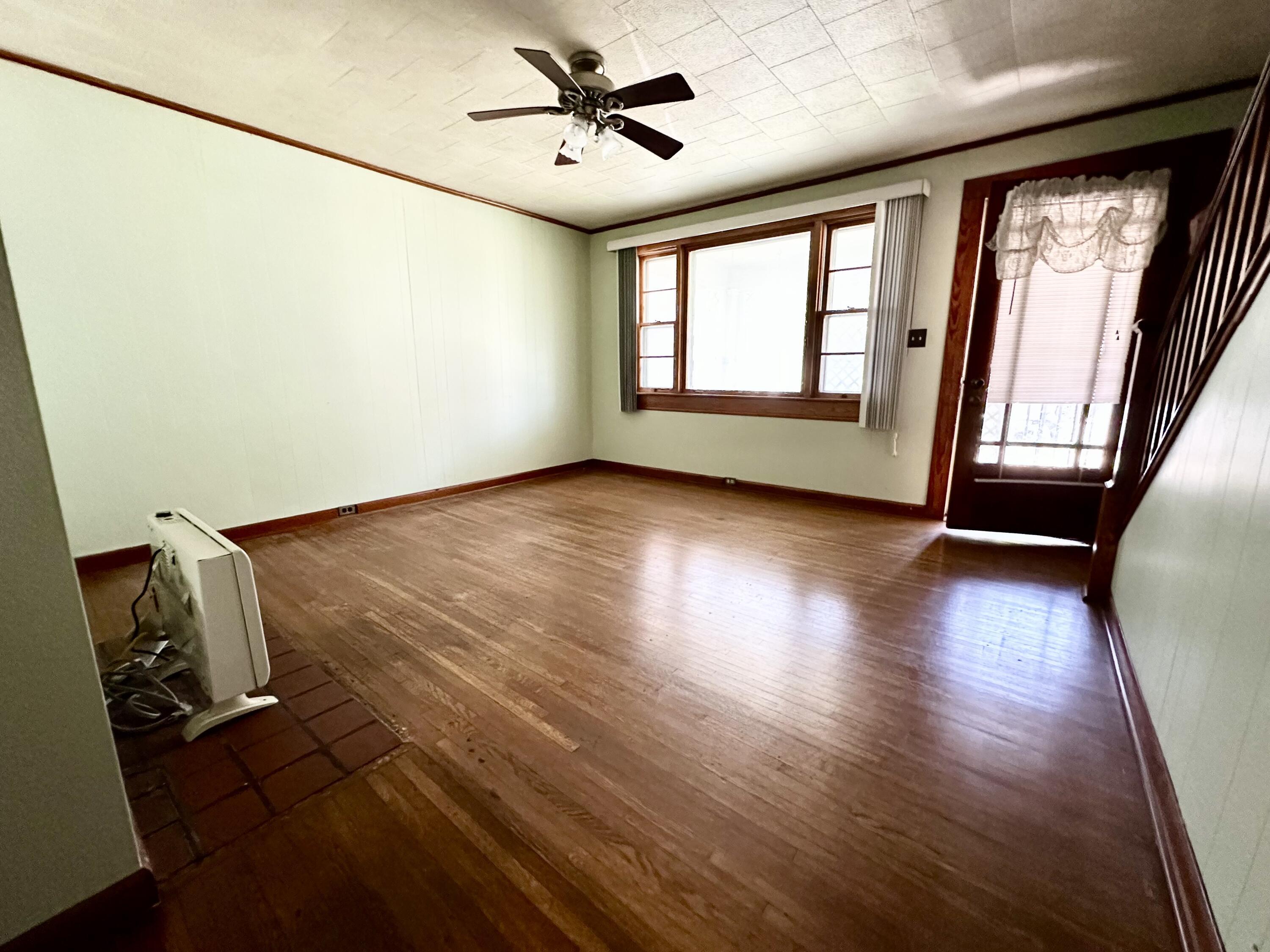 Property Photo: 228 Main St WV 25951