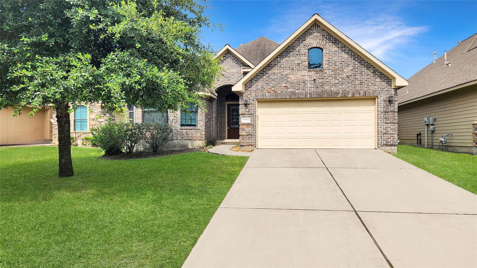 Property Photo: 10220 Wood Fern Court TX 77385