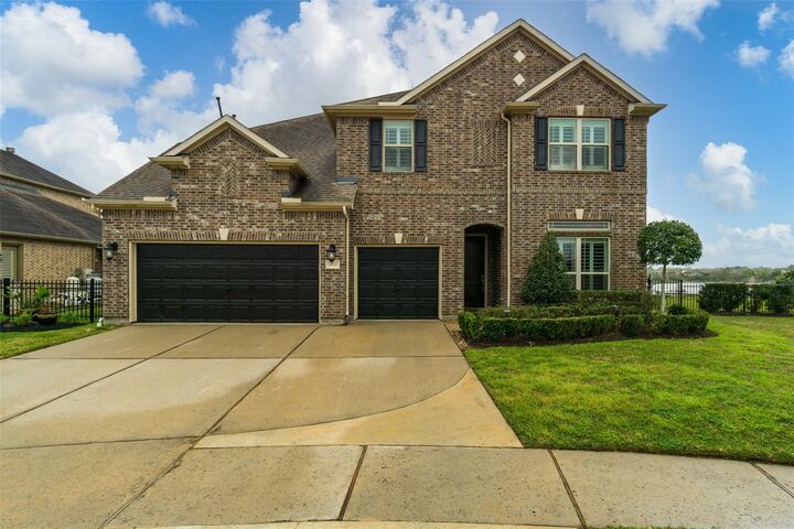 Property Photo: 853 Coastal Court TX 77573