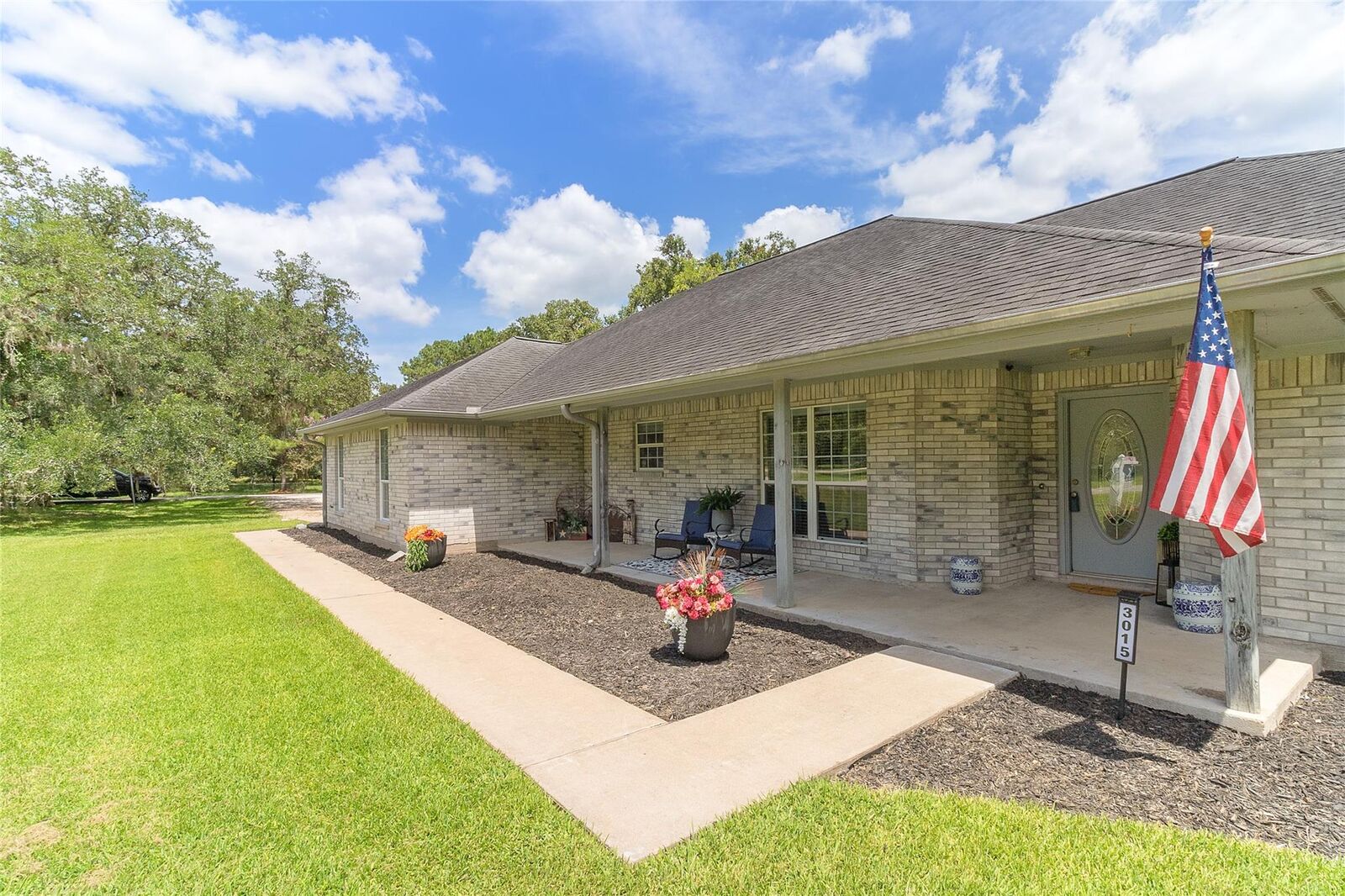 Property Photo:  3015 W Lake Rd  TX 77486 