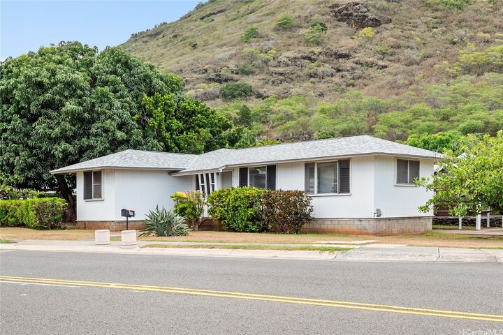 393 E Hind Drive  Honolulu HI 96821 photo