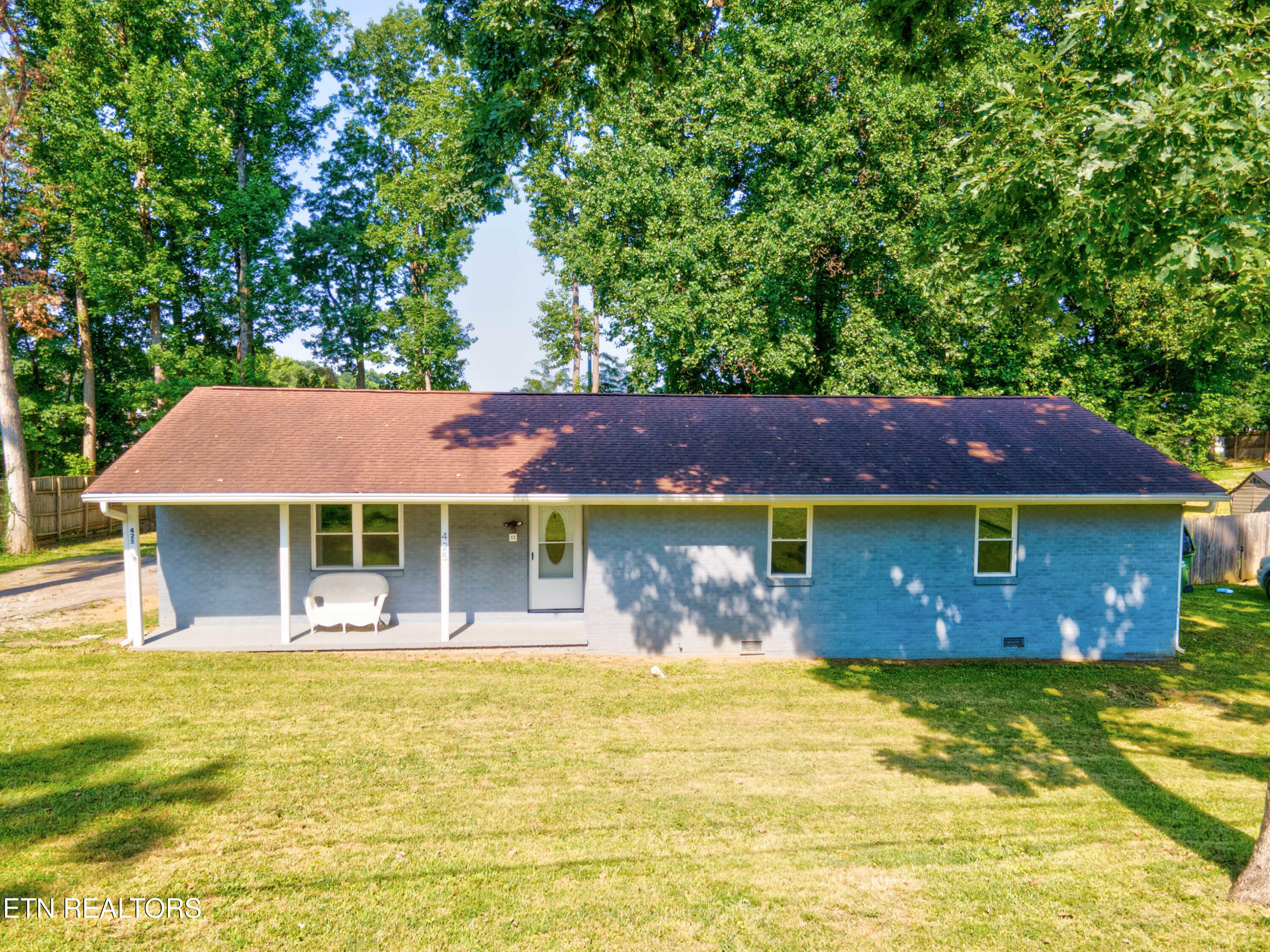 Property Photo: 425 Sherwood Drive TN 37801