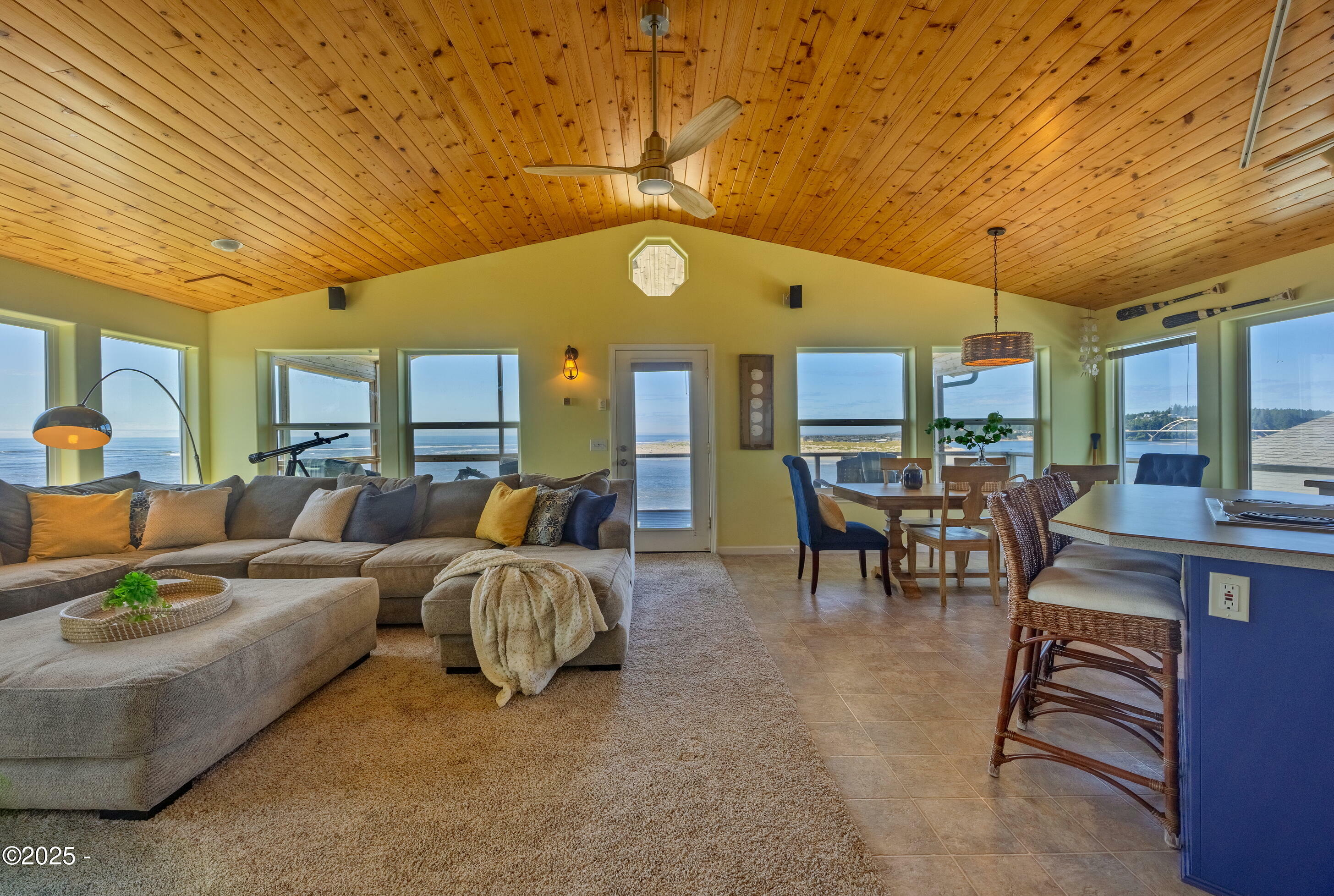 Property Photo:  962 SW Waziyata Avenue  OR 97394 