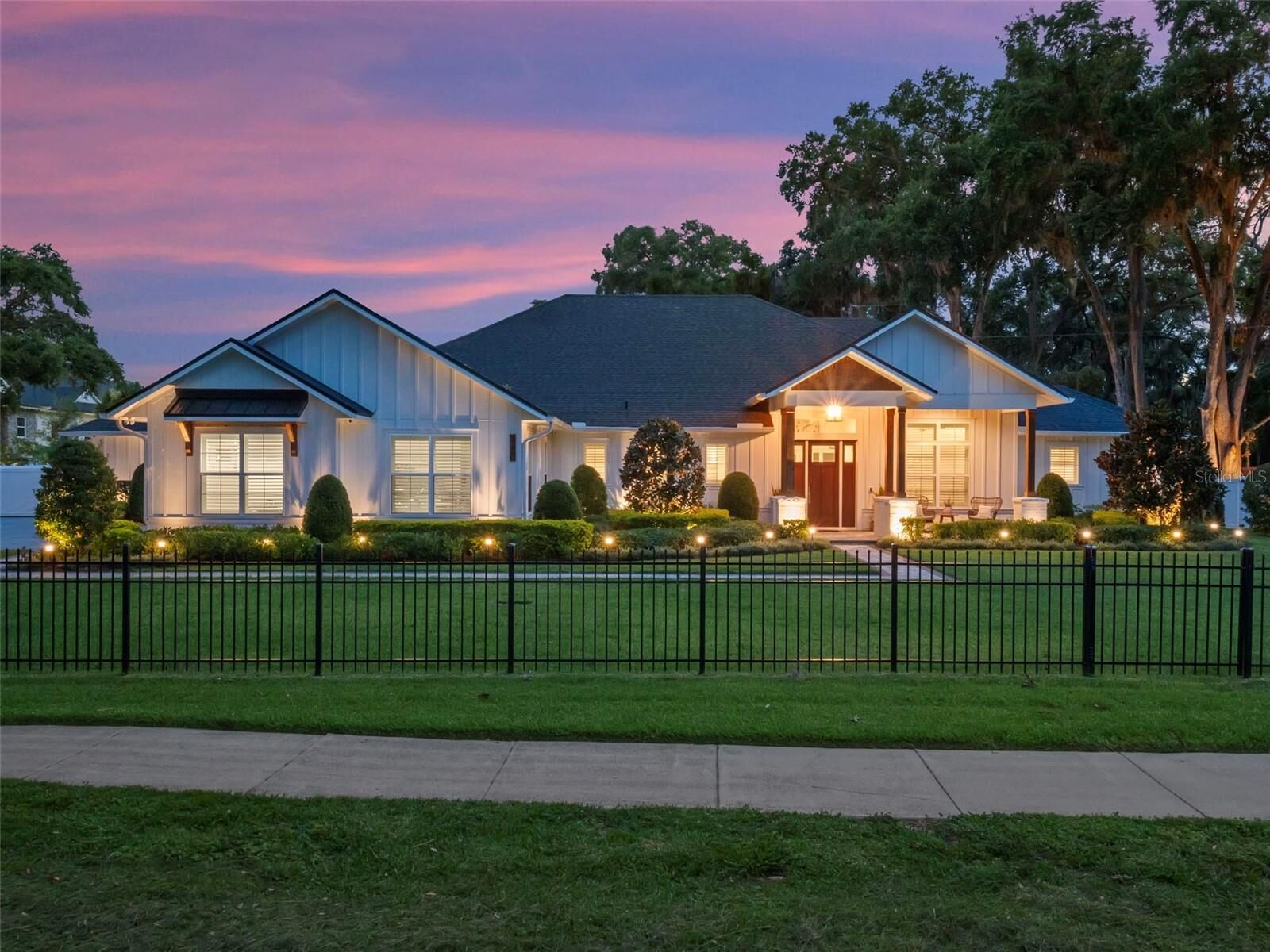 Property Photo:  340 Lakeview Road  FL 34787 