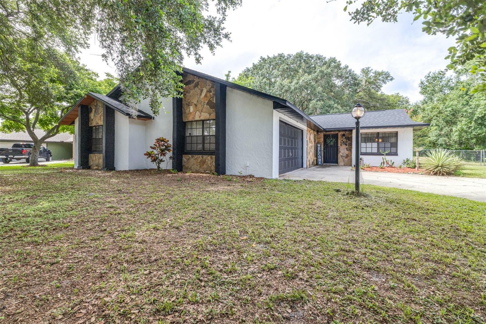 Property Photo:  910 Van Drive  FL 33823 