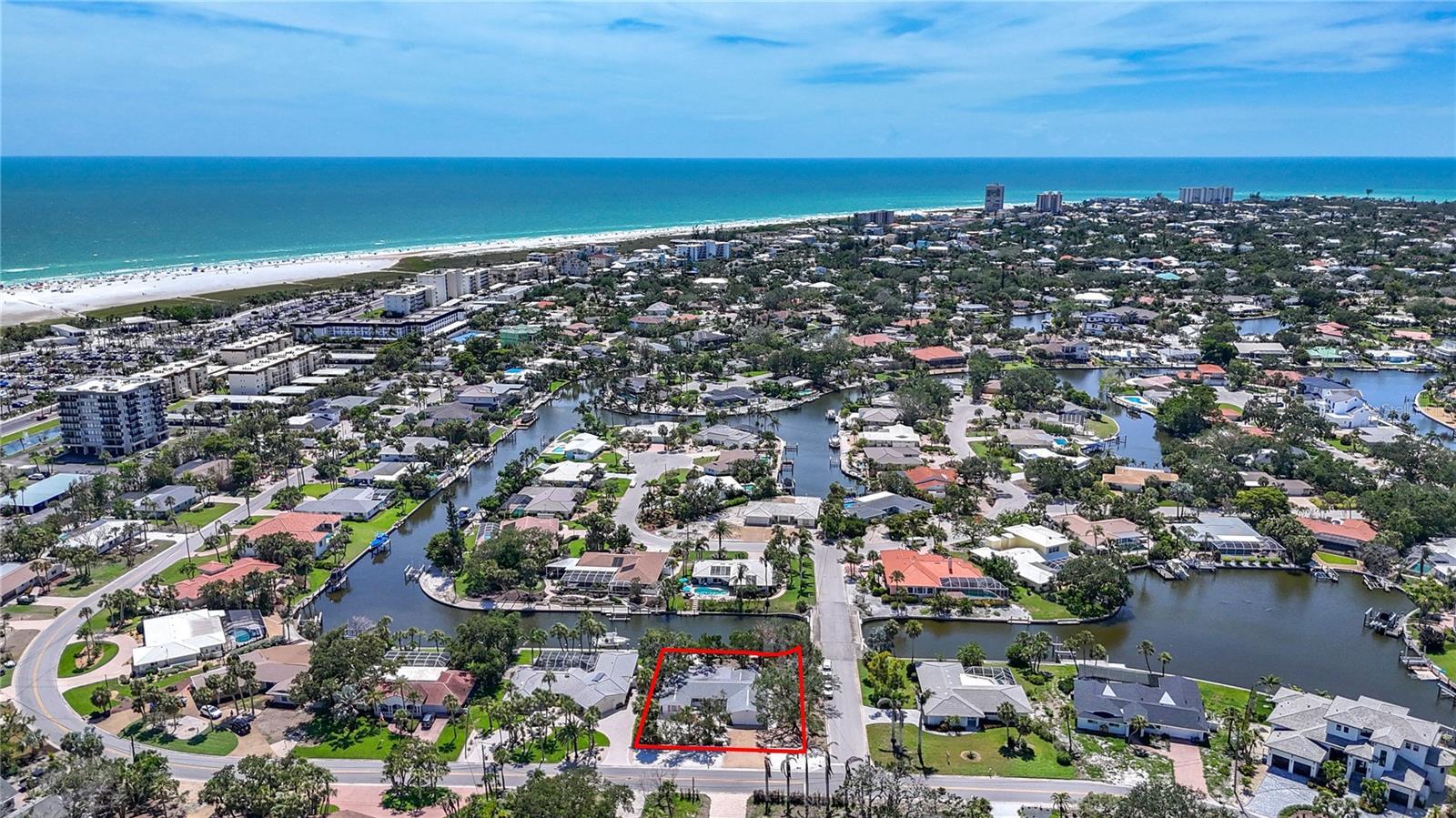 Property Photo: 5572 Shadow Lawn Drive FL 34242