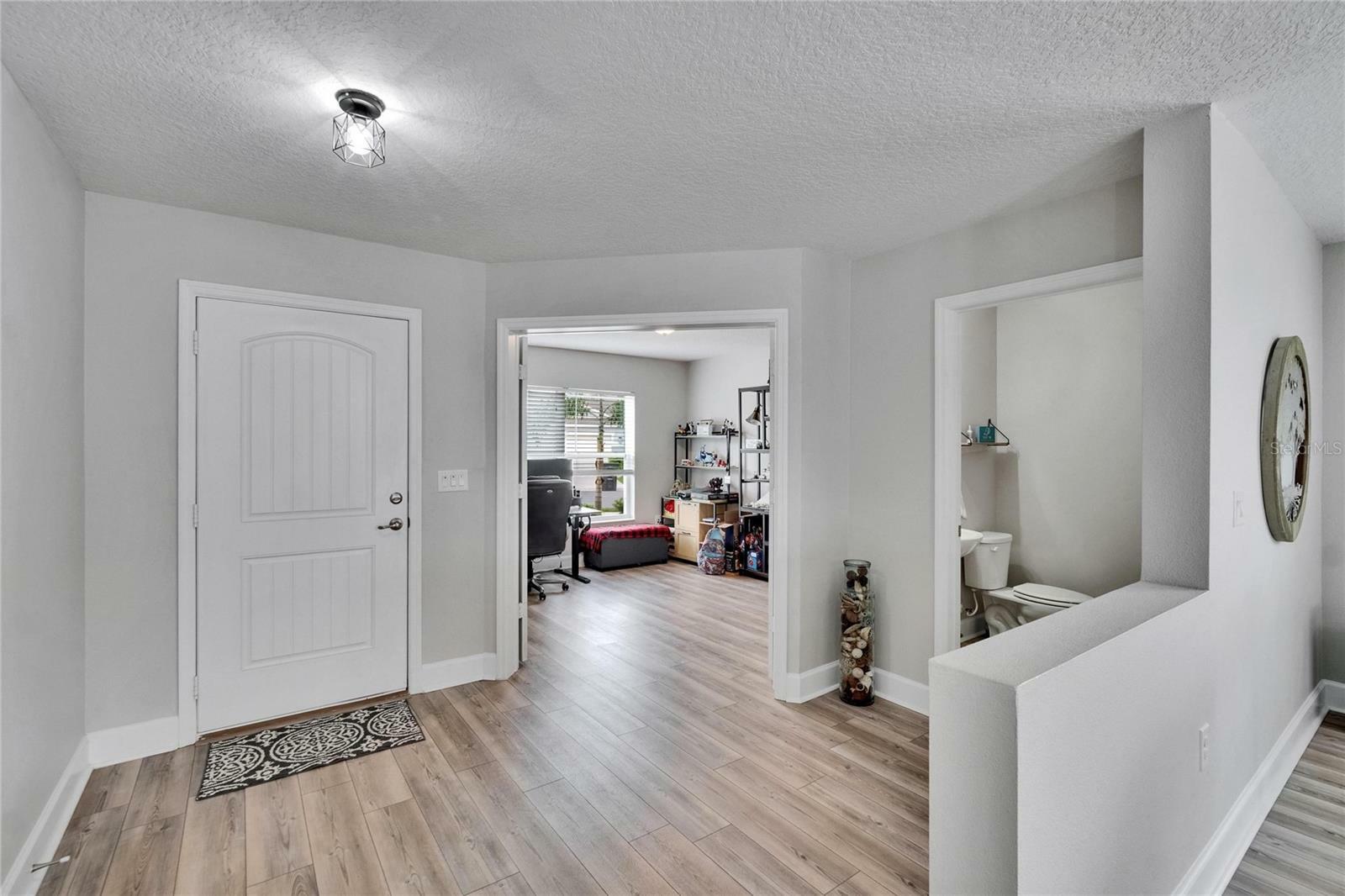 Property Photo:  7116 Cruz Court  FL 33813 