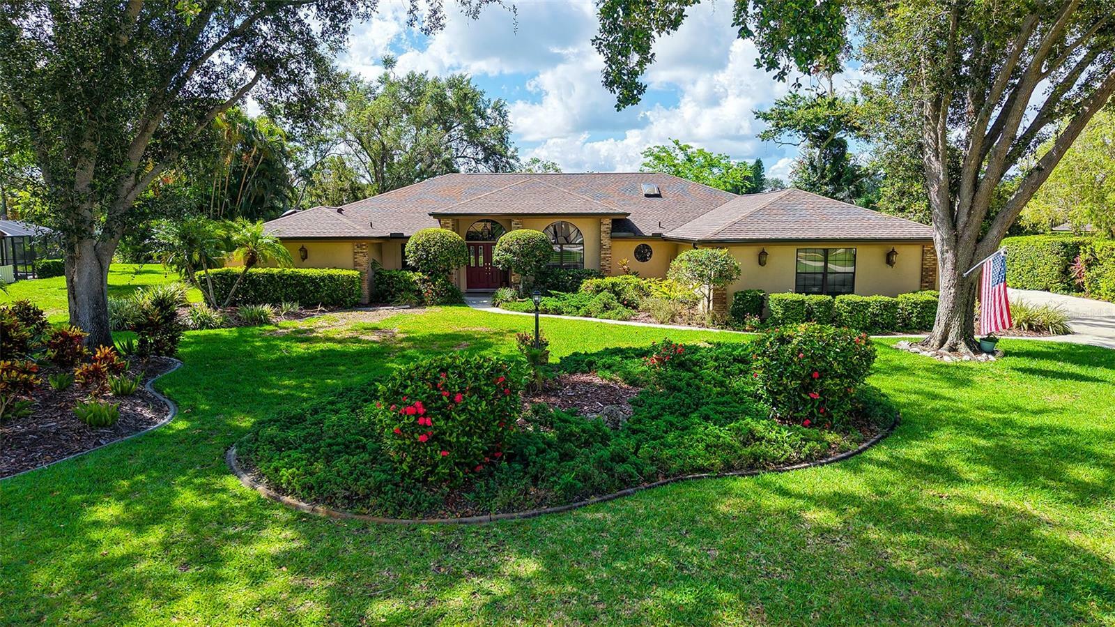 Property Photo: 7426 Weeping Willow Boulevard FL 34241