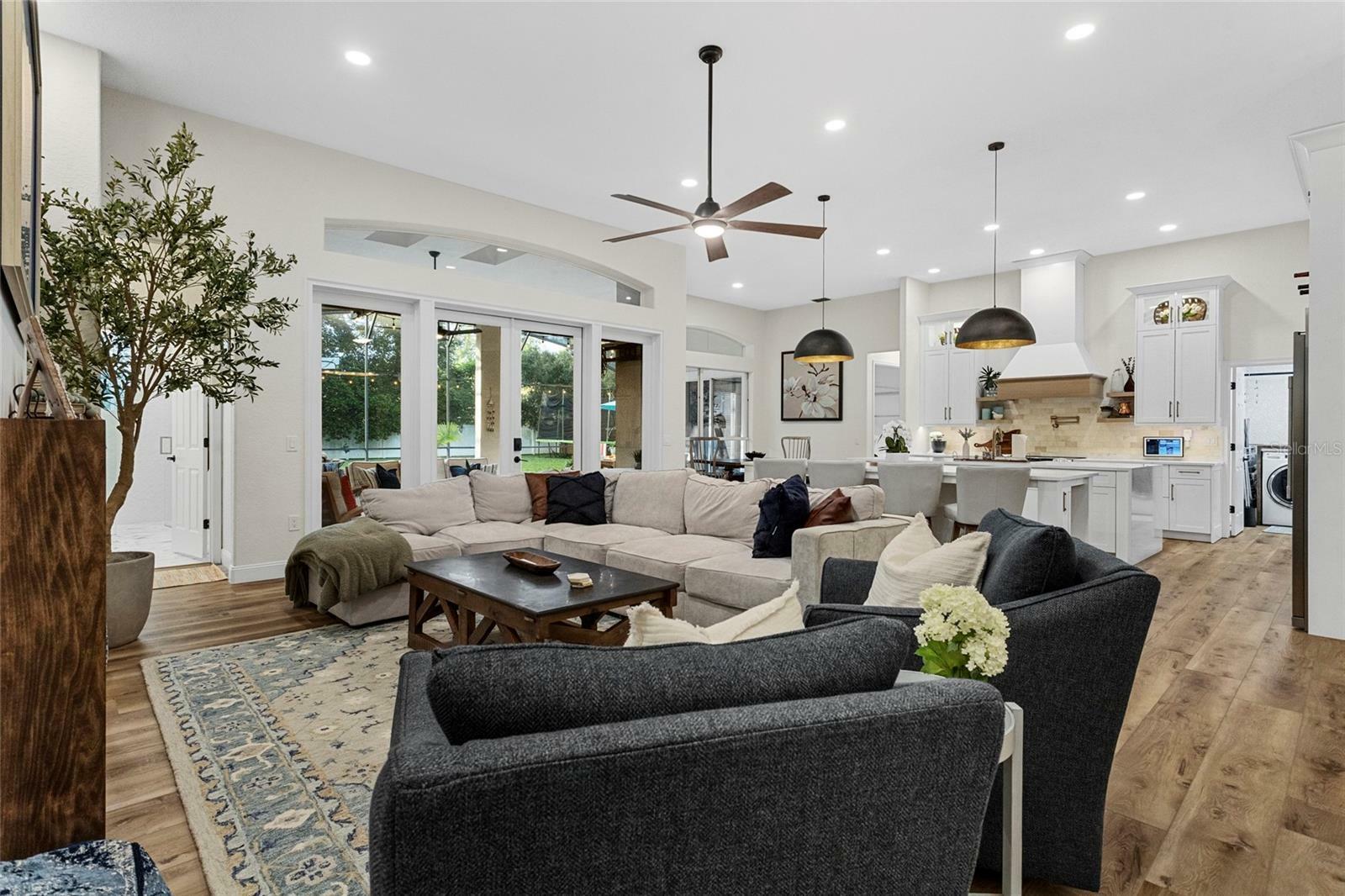 Property Photo: 1141 Waldorf Court FL 32708