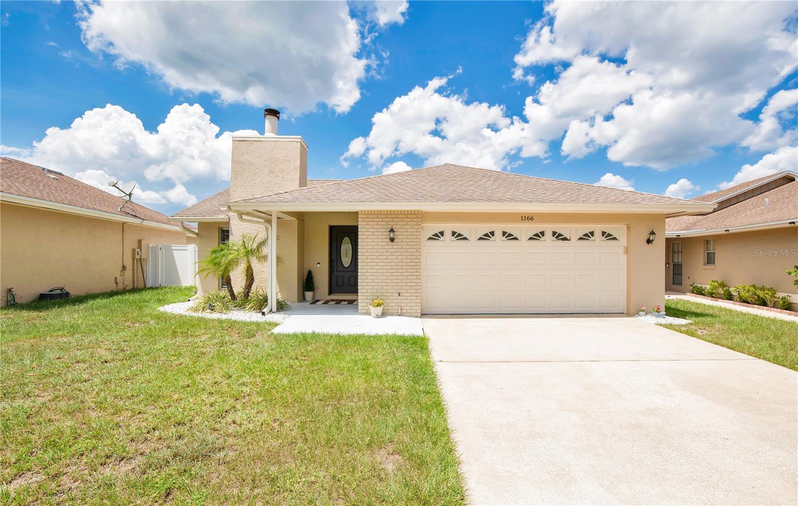 Property Photo: 1166 Mapimi Court FL 32708