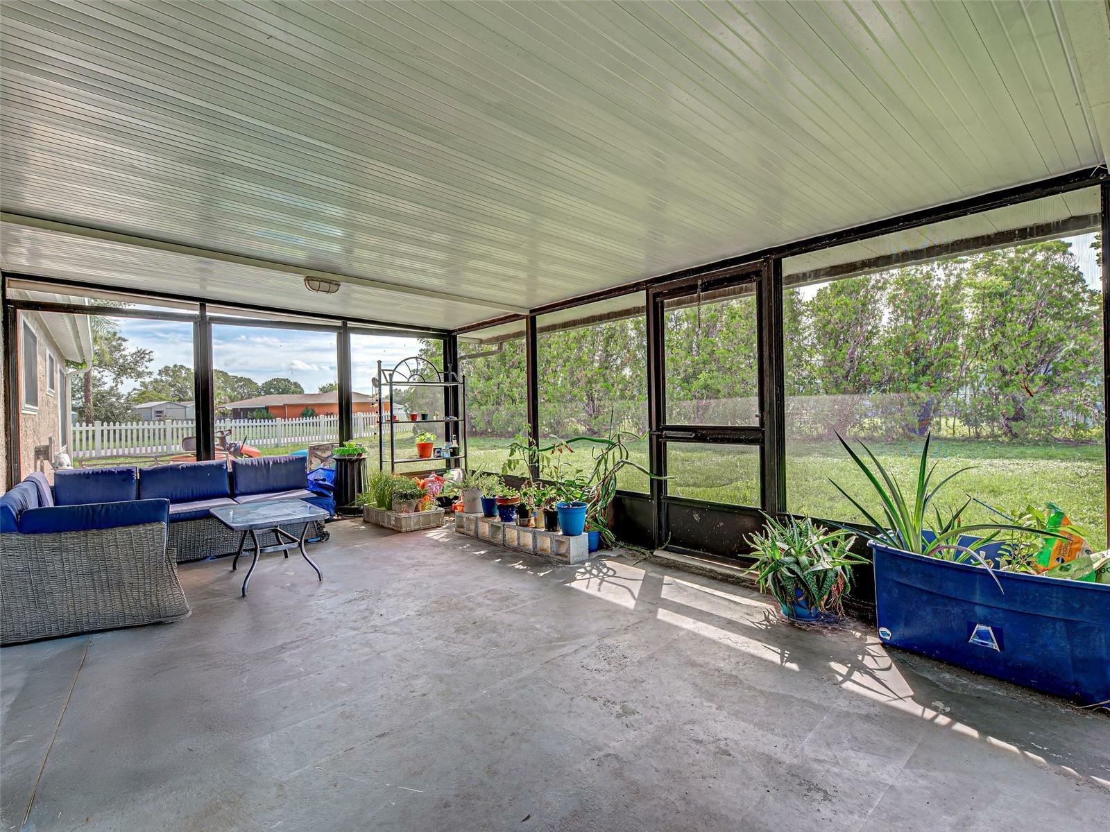 Property Photo: 3512 Nekoosa Street FL 34287