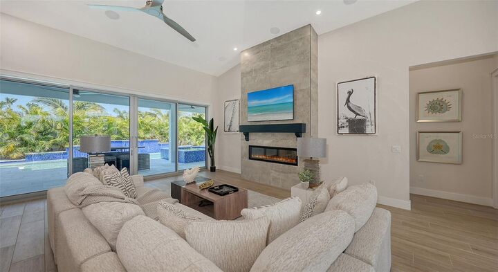 Property Photo: 8009 20th Place W FL 34209