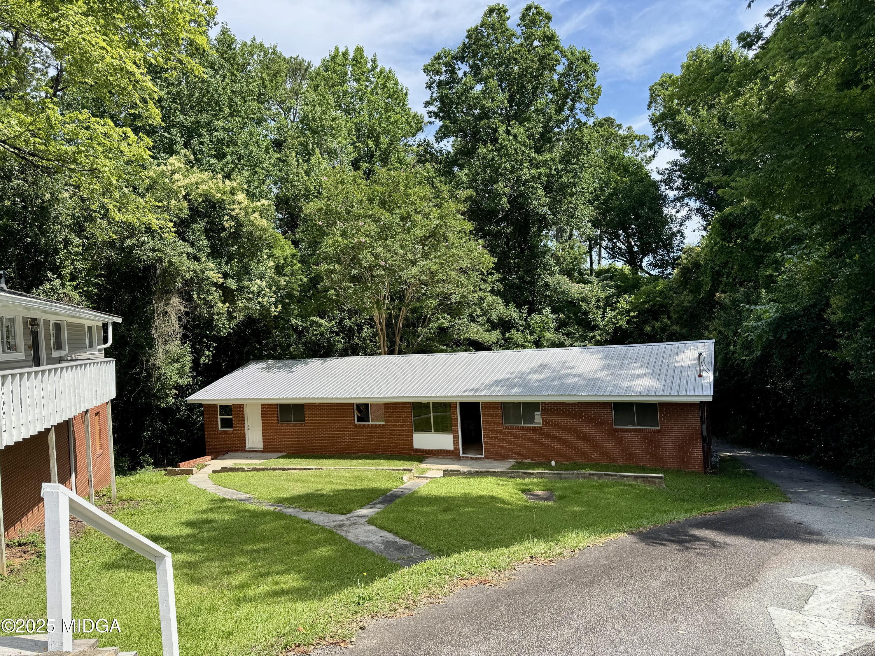 Property Photo: 2103 Ingleside Avenue GA 31204