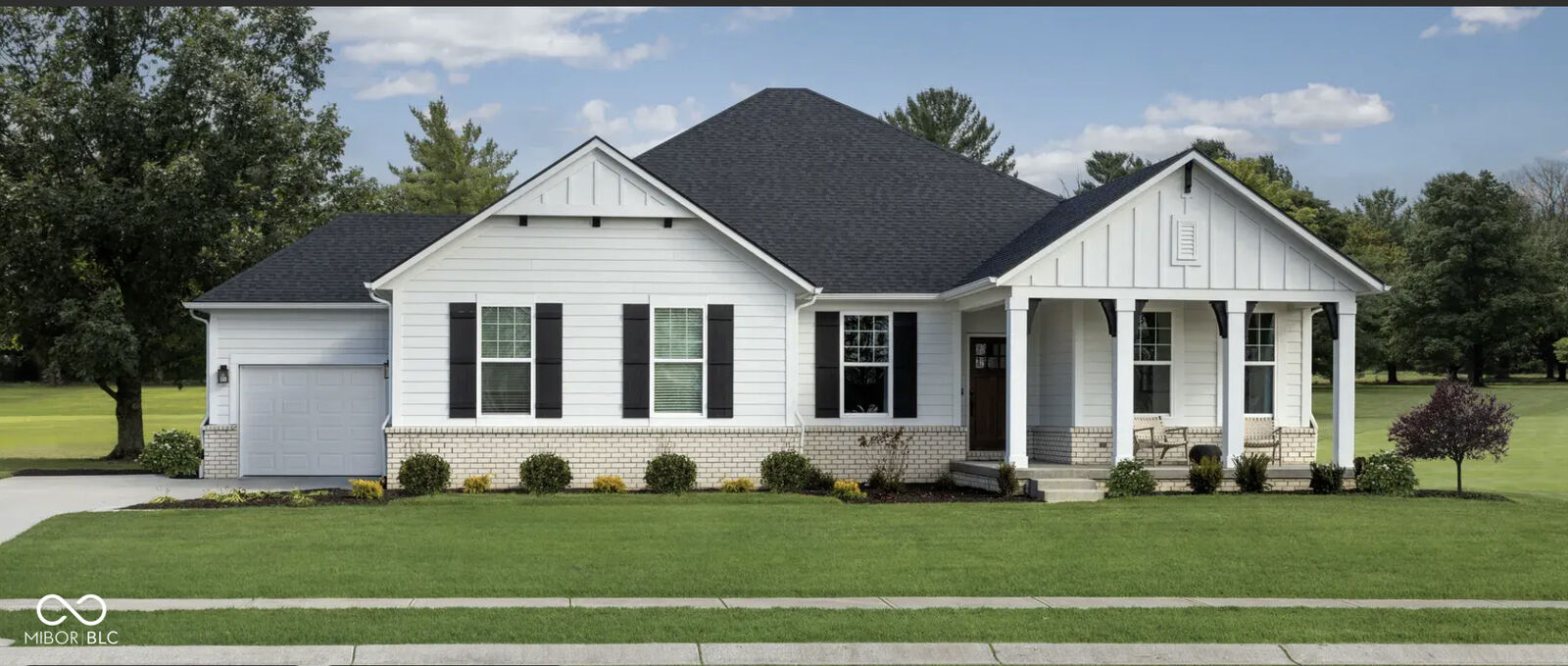 Property Photo: 1452 E Greyhound Pass E IN 46032