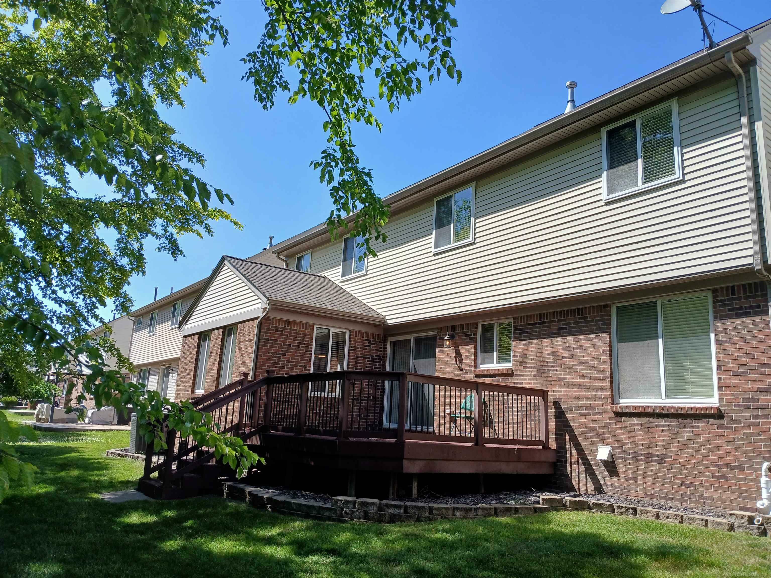 Property Photo: 11820 Creekview Drive MI 48312