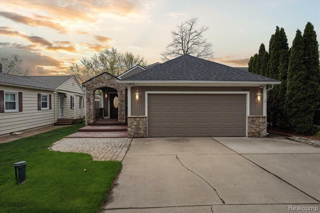 Property Photo:  9669 Norman Road  MI 48348 2409 
