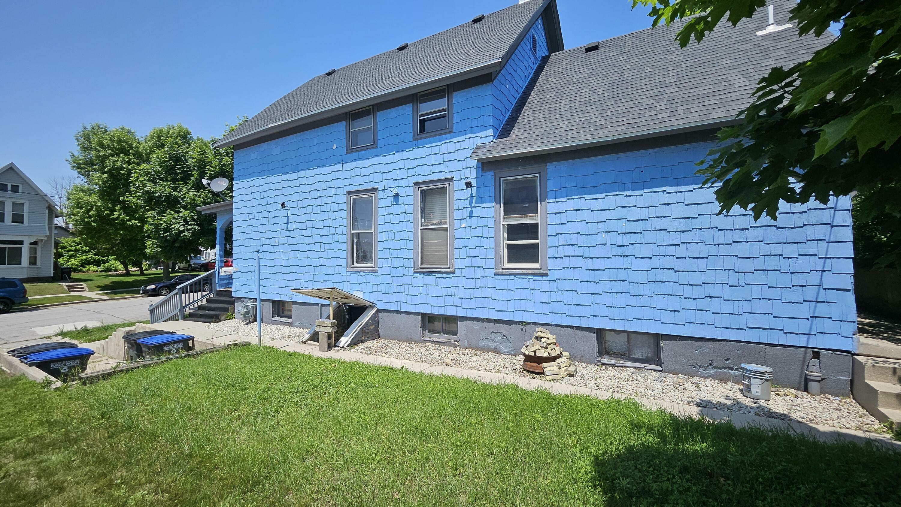 Property Photo: 1111 N 12th St WI 53081