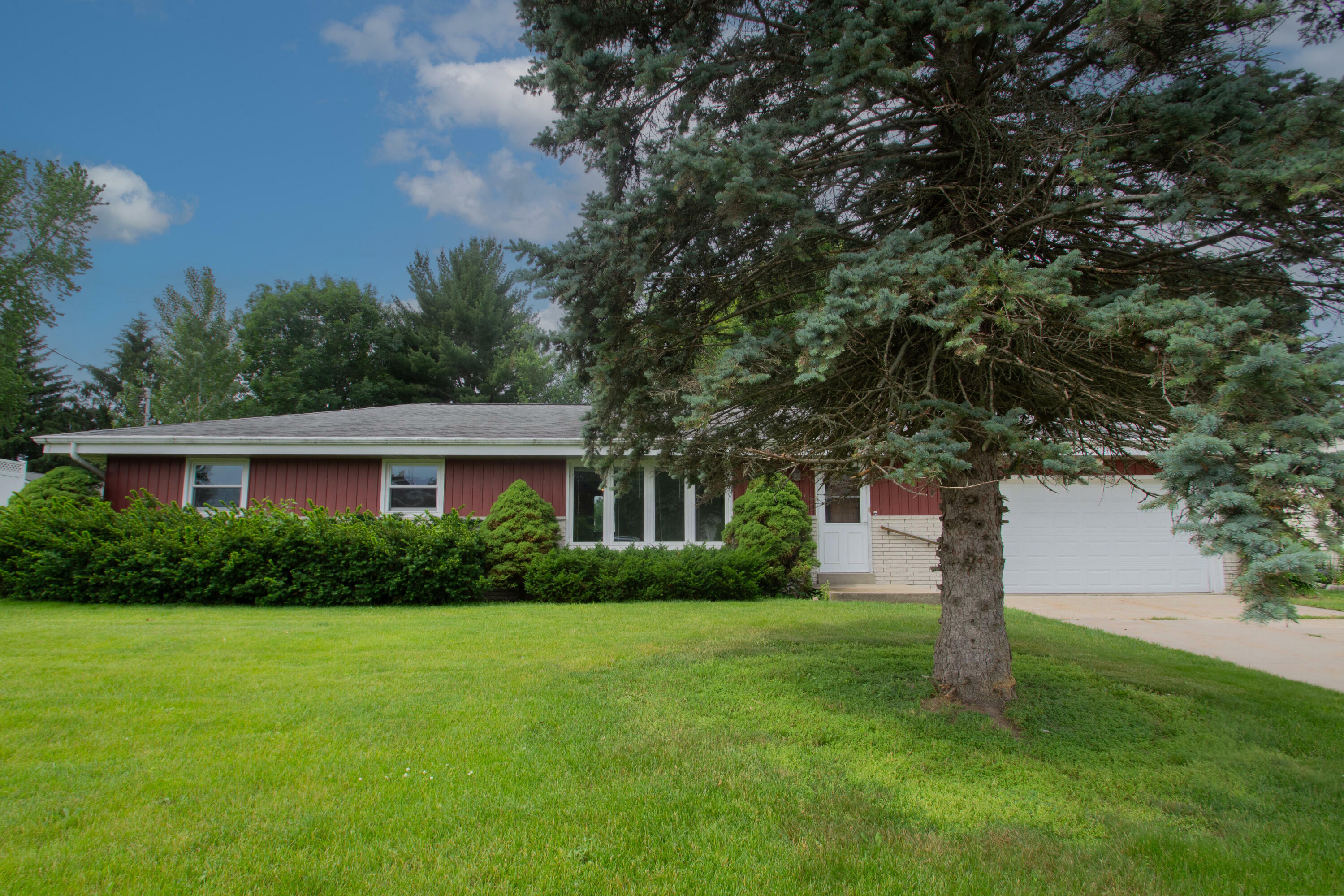 1218 Allermann Dr  Watertown WI 53094 photo