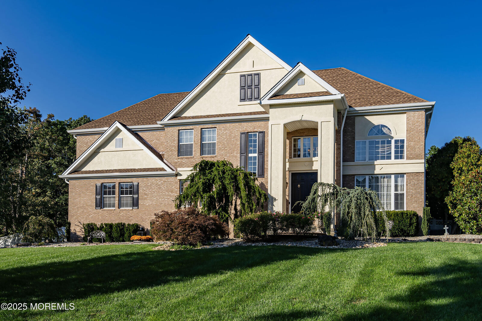 Property Photo: 28 Stonehenge Court NJ 08527