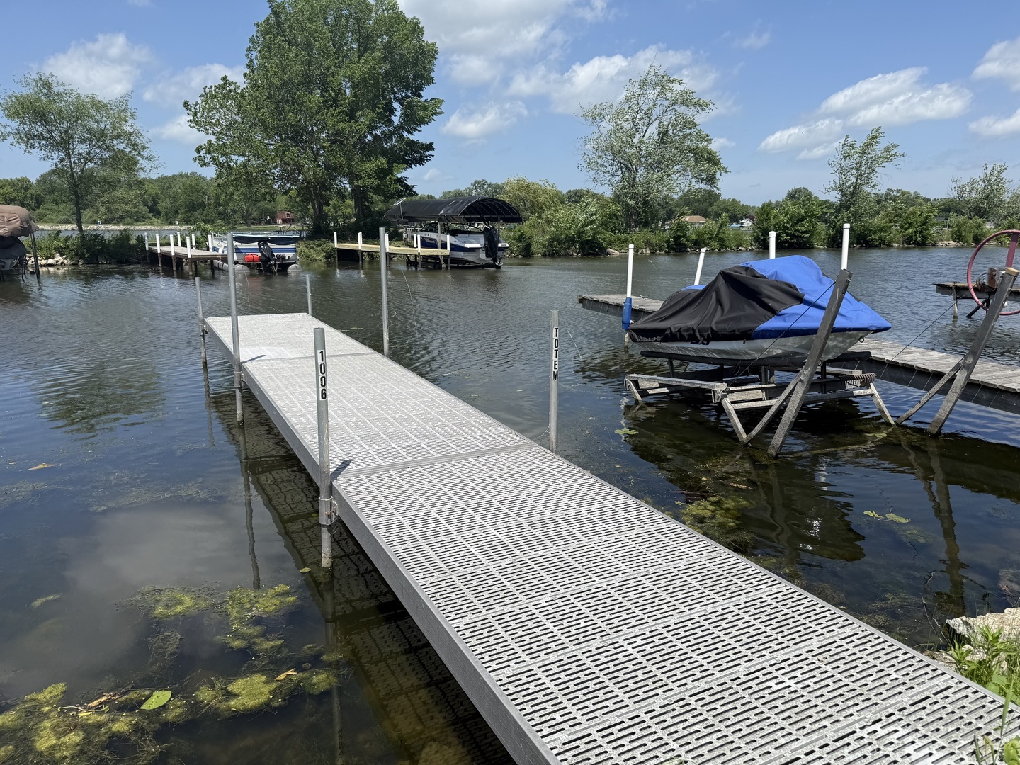 Property Photo: 1006 Totem Trail IL 60051